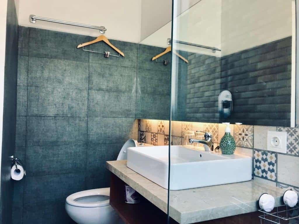 I Love Bali Center 1 Hotel – A normál szoba fürdőszobája