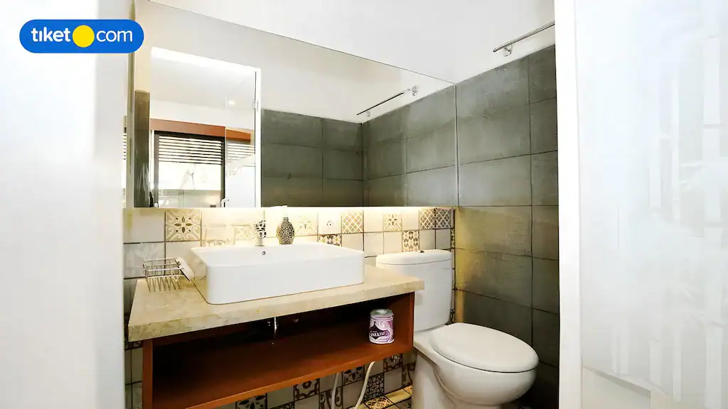 I Love Bali Center 1 Hotel – Fürdőszoba mosdóval
