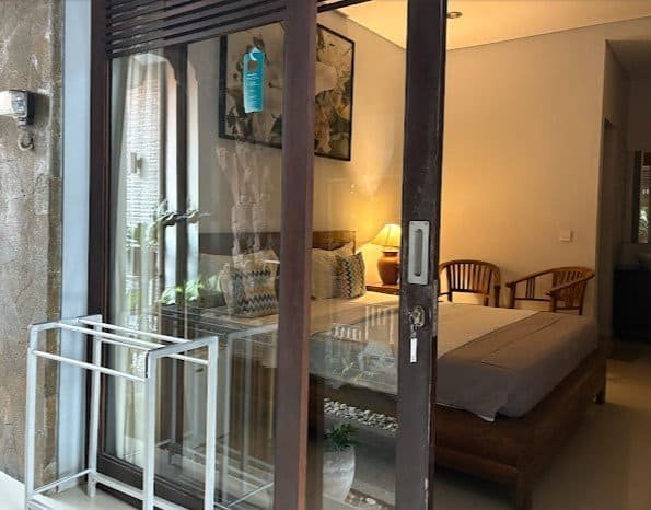 I Love Bali Center 1 Hotel – Szoba az udvar felől